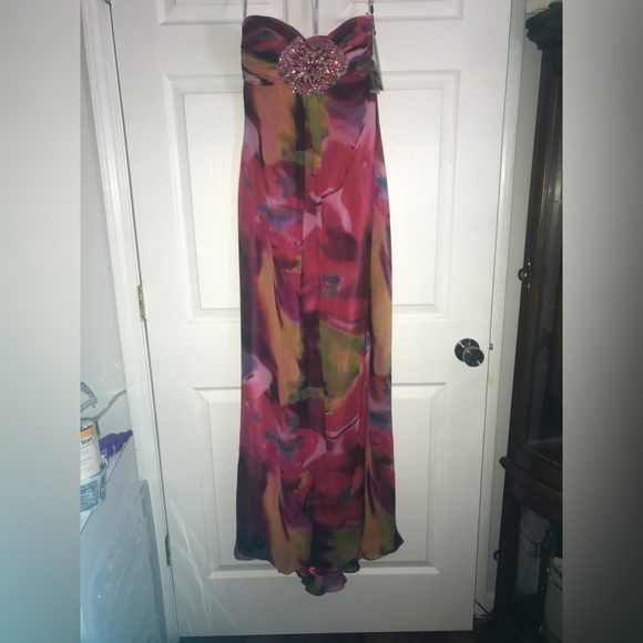 New Jovani Fushcia Prom/ Pageant / Homecoming/ Bridesmaid Dress. sizes 2 & 4 - Picture 7 of 7